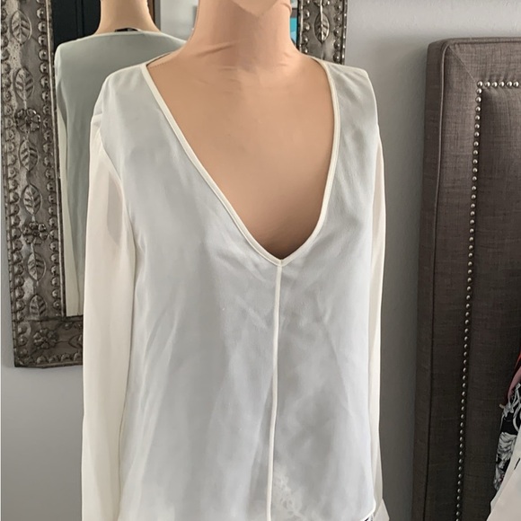 ROBERT RODRIGUEZ CHIFFON V NECK BLOUSE. SIZE SMALL good condition. - Picture 6 of 7